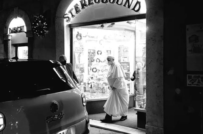 Why did Pope Francis visit a record store in Rome?